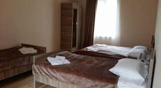 Гостевой дом Guesthouse Guram Baba Местиа Стандартный семейный номер-1